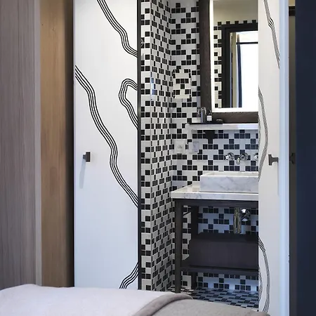 The Chess Hotel Paris