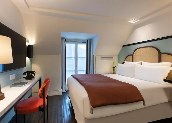 ザ チェス 4* パリ