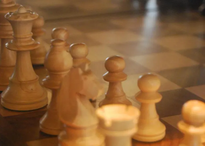 The Chess מלון