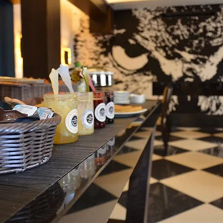 The Chess 4* Paris